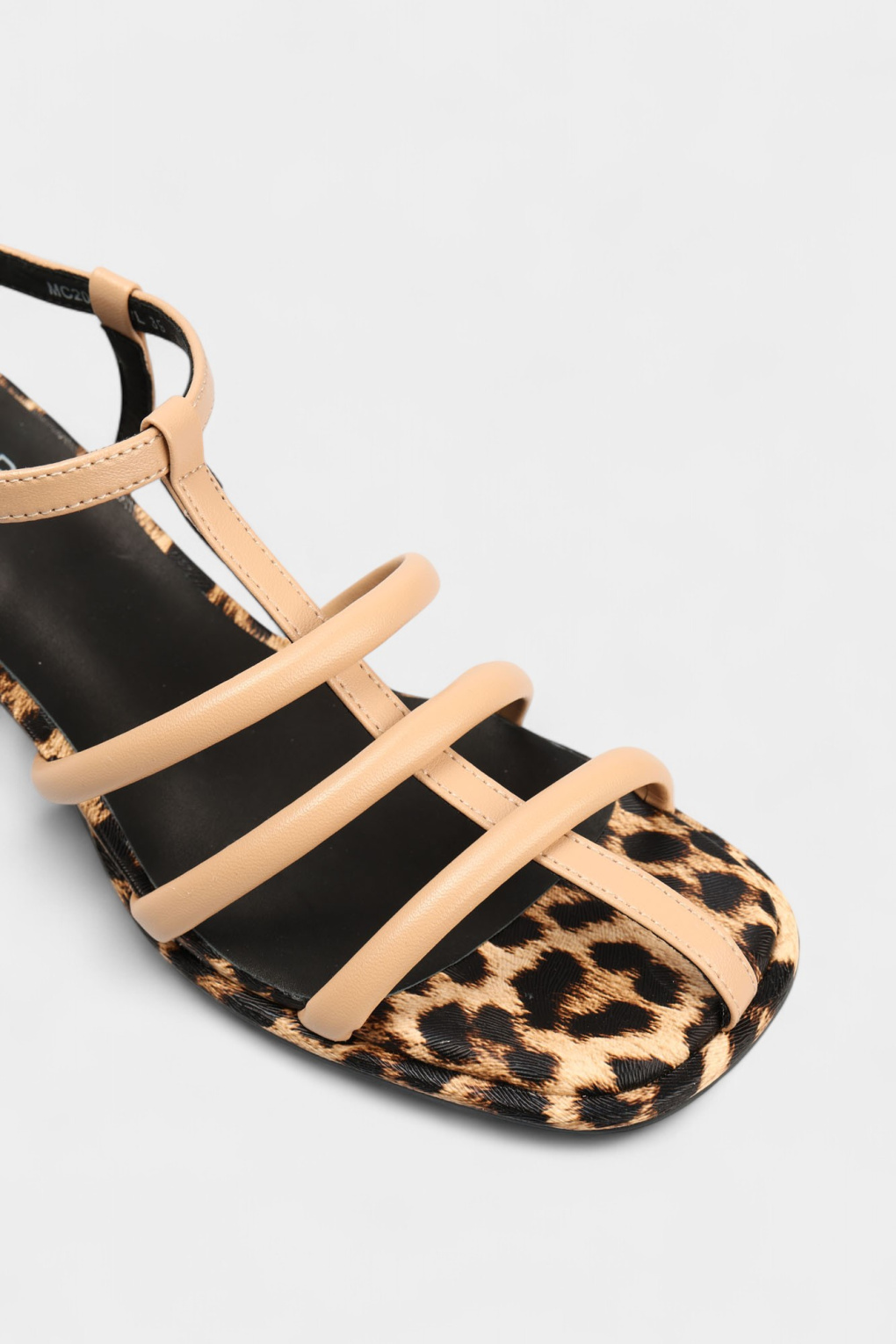 Босоножки Marc Cony