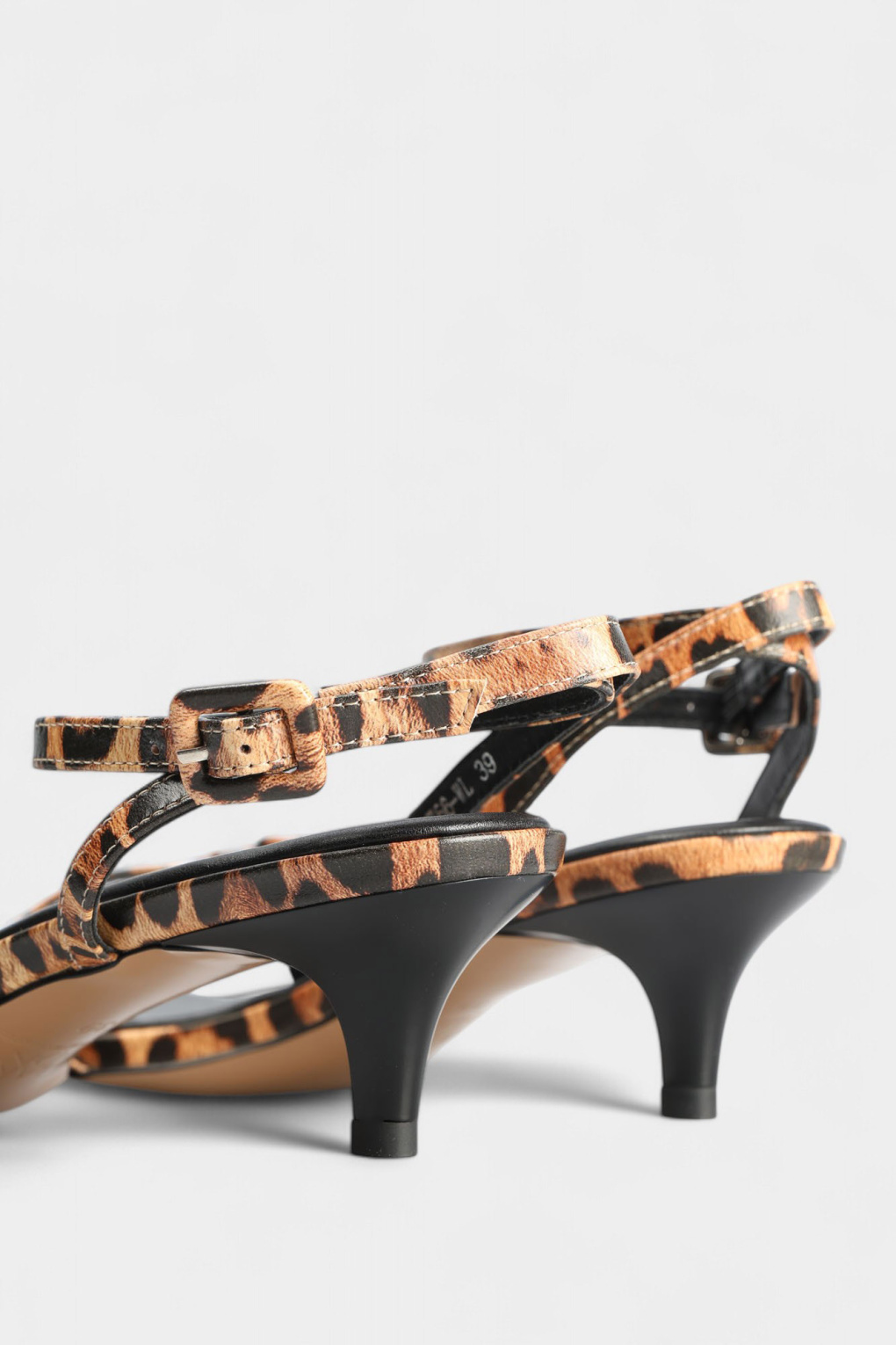 Босоножки Marc Cony