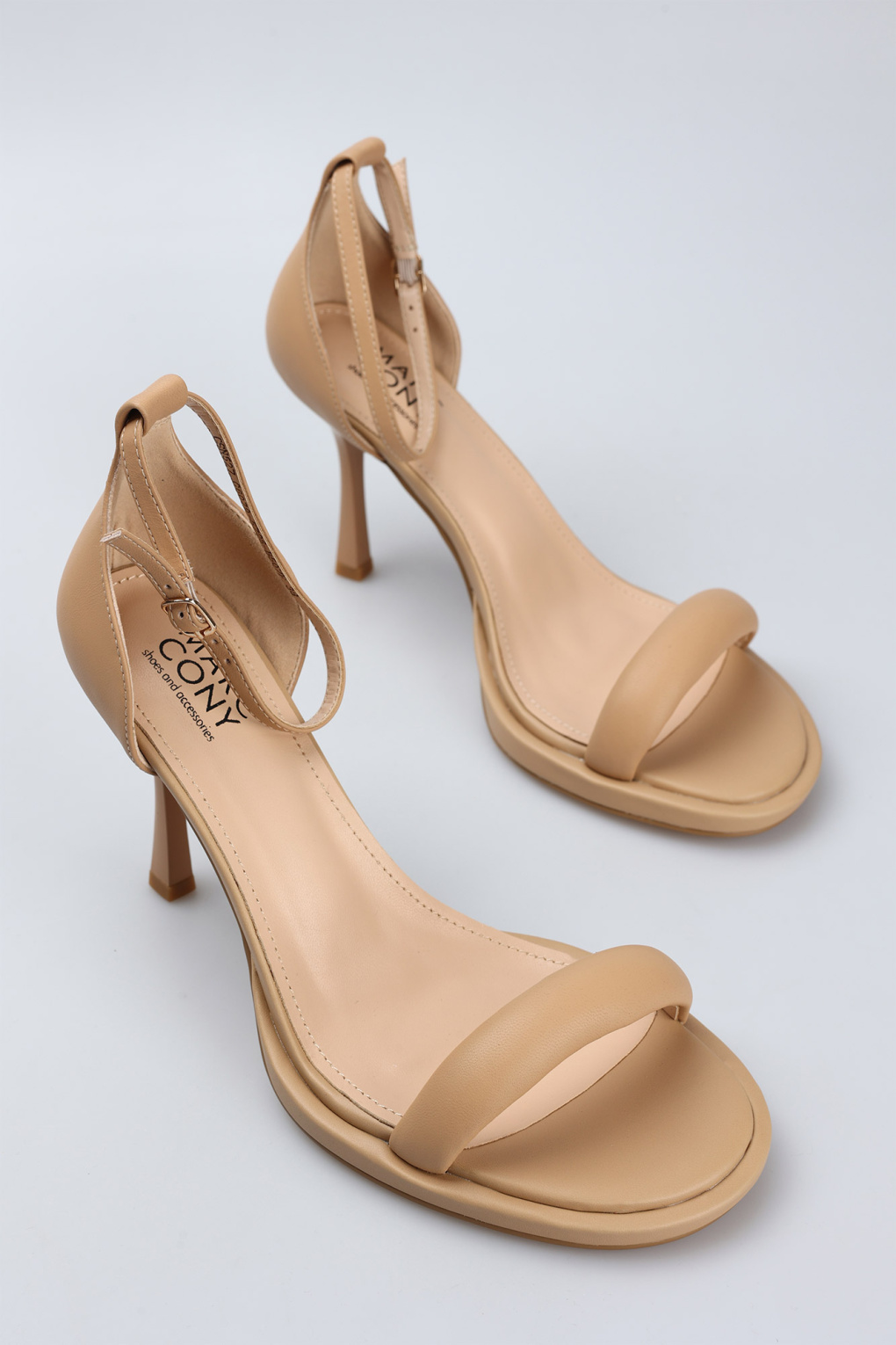 Босоножки Marc Cony