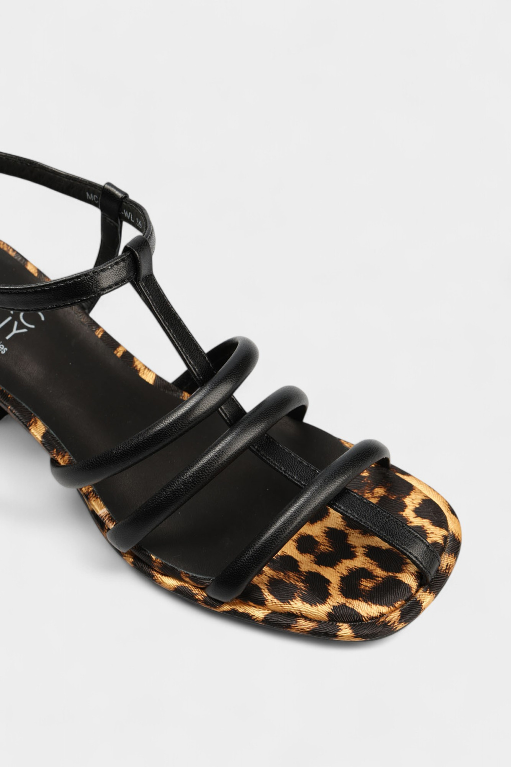 Босоножки Marc Cony