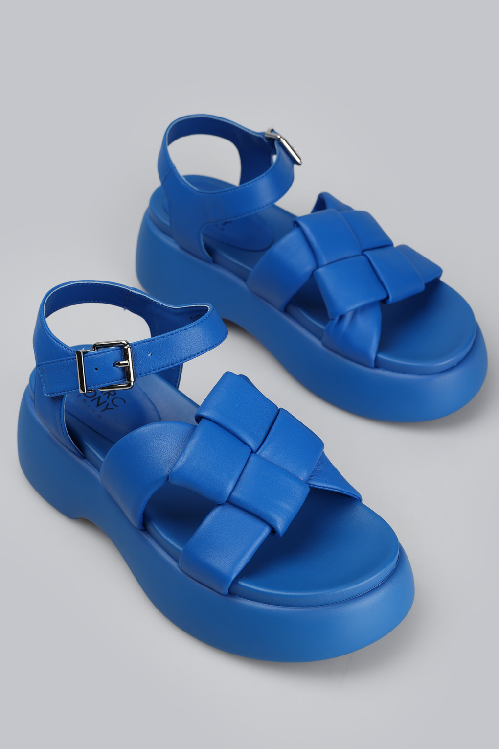 Сандалии Marc Cony