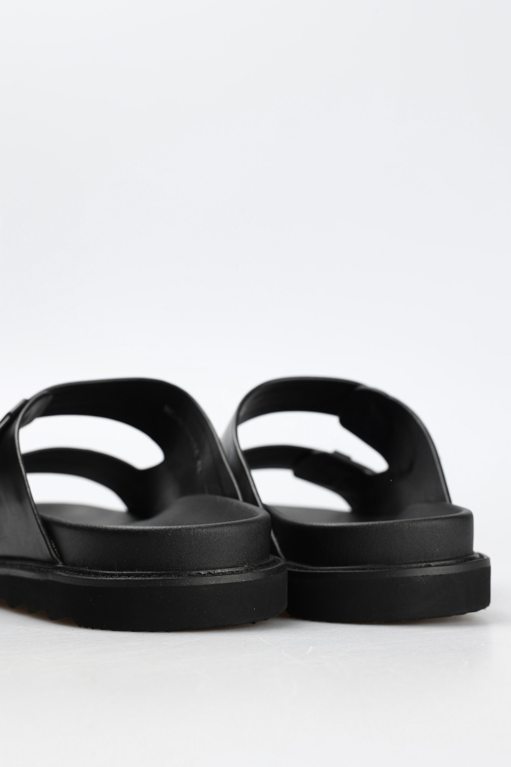 Шлепки Marc Cony